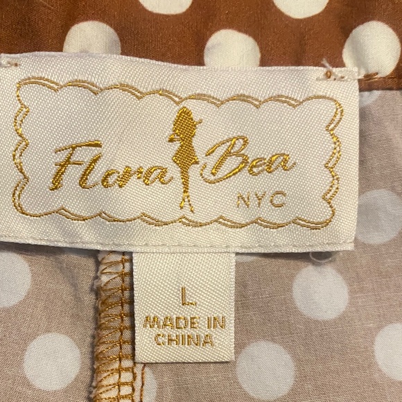 Flora Bea NYC Brown Polka Dot Women Shorts - Picture 2 of 3